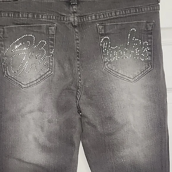 Akademiks Women’s Gray Skinny Jeans Size 32 – Rhinestone Back Pockets Pre-Owned - Picture 6 of 8